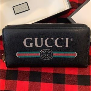 Black Gucci wallet